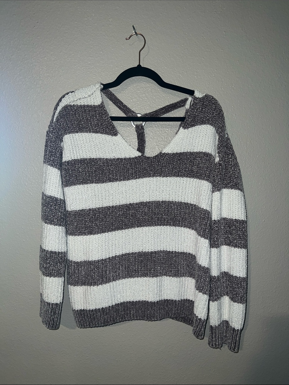 Love By Design Striped V-Neck Sweater in White and Gray